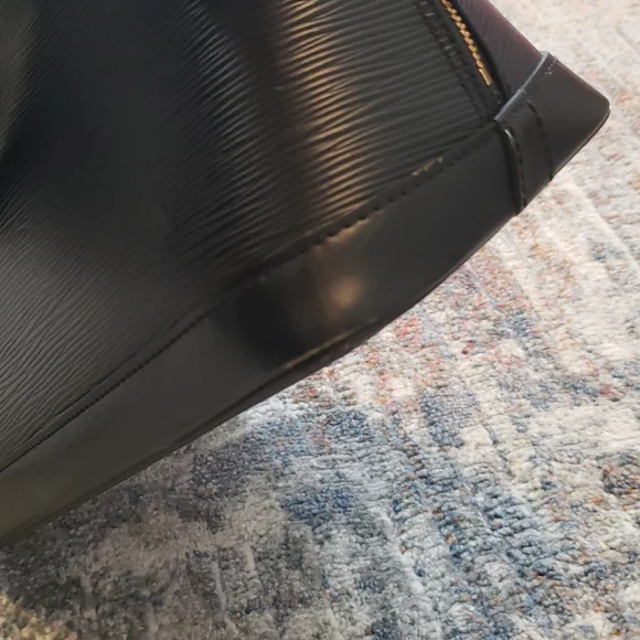 Louis Vuitton epi black alma - Picture 5 of 16